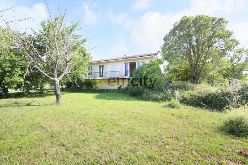 Maison - 93 m² - 5 pièces