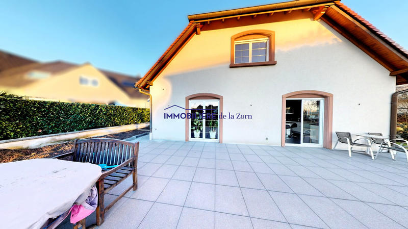 Maison - 196 m² - 8 pièces