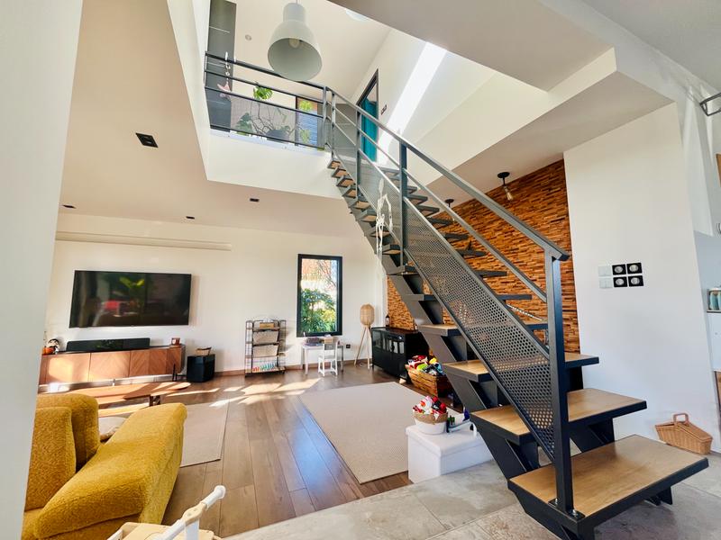 Maison - 179 m² - 6 pièces