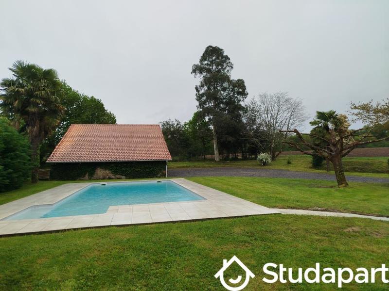 Maison - 300 m² - 5 pièces