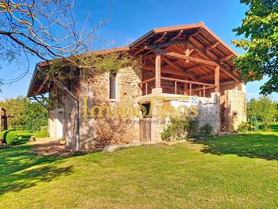 Maison - 217 m² - 9 pièces