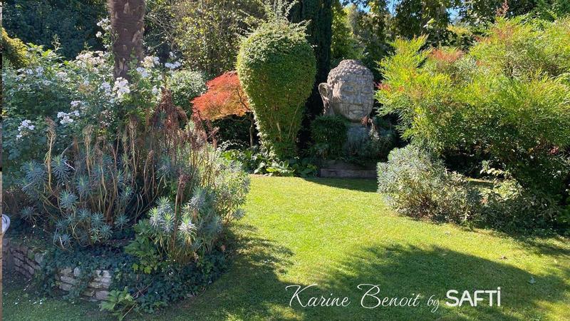 Maison - 237 m² - 8 pièces