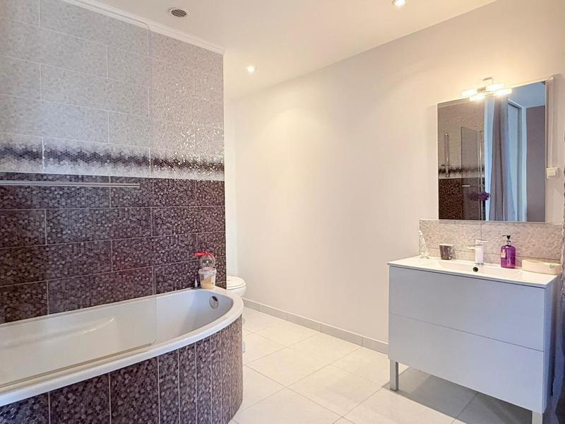 Maison - 178 m² - 5 pièces