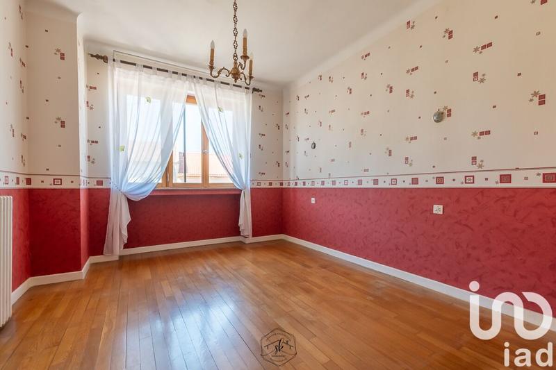 Maison - 167 m² - 8 pièces