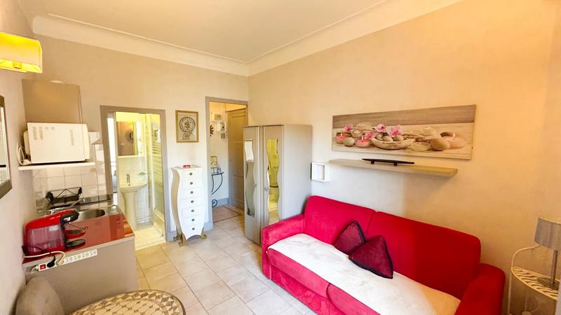 Studio - 14 m² - 1 pièce