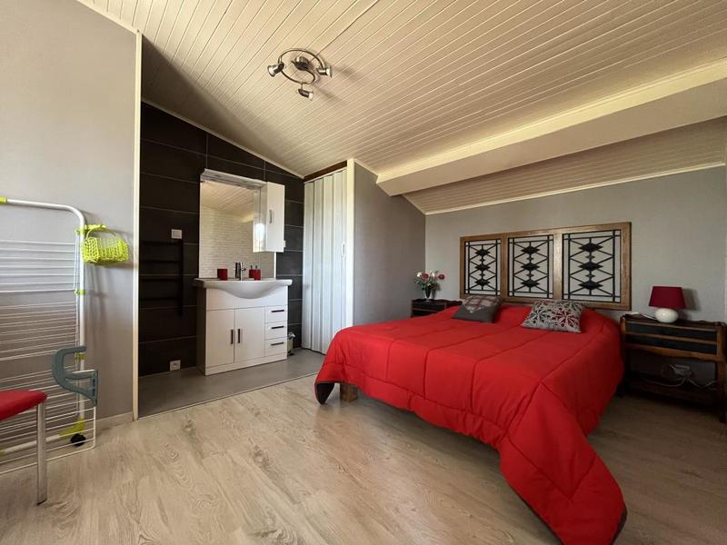 Maison - 295 m² - 12 pièces