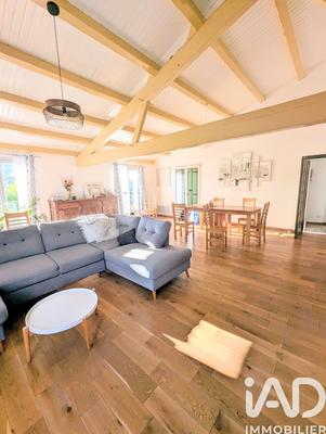 Maison - 219 m² - 9 pièces