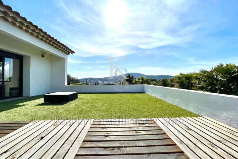 Villa - 297 m² - 9 pièces