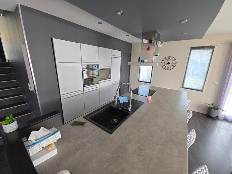 Maison - 185 m² - 6 pièces