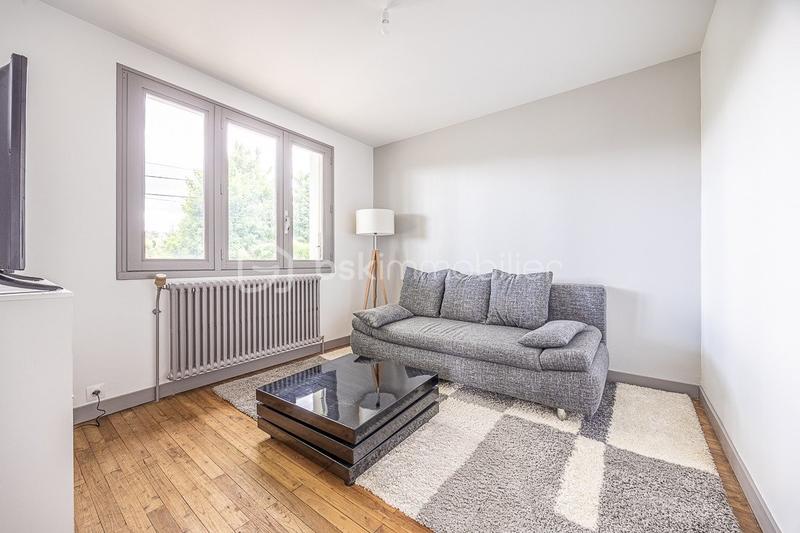 Maison - 93 m² - 7 pièces