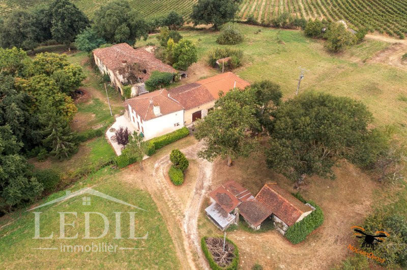 Propriété - 215 m² - 7 pièces