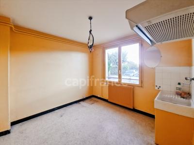 Maison - 93 m² - 5 pièces