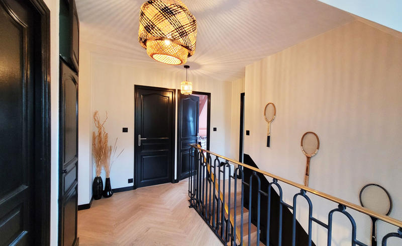 Maison - 215 m² - 8 pièces