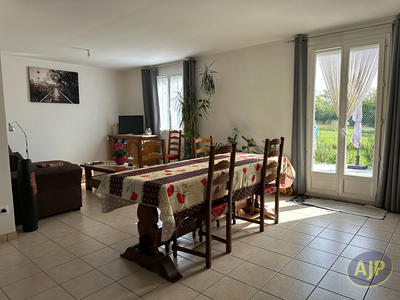 Maison - 99 m² - 5 pièces