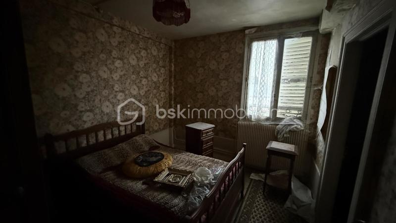 Maison - 890 m² - 8 pièces