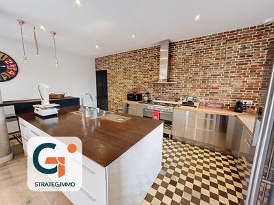 Maison - 240 m² - 7 pièces