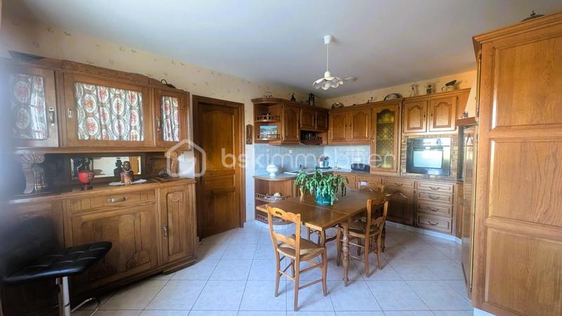 Maison traditionnelle - 130 m² - 8 pièces