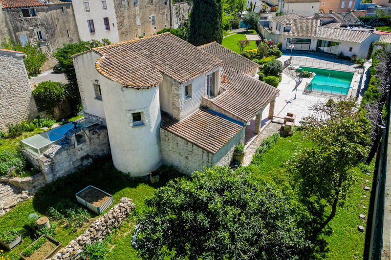 Maison traditionnelle - 280 m² - 6 pièces