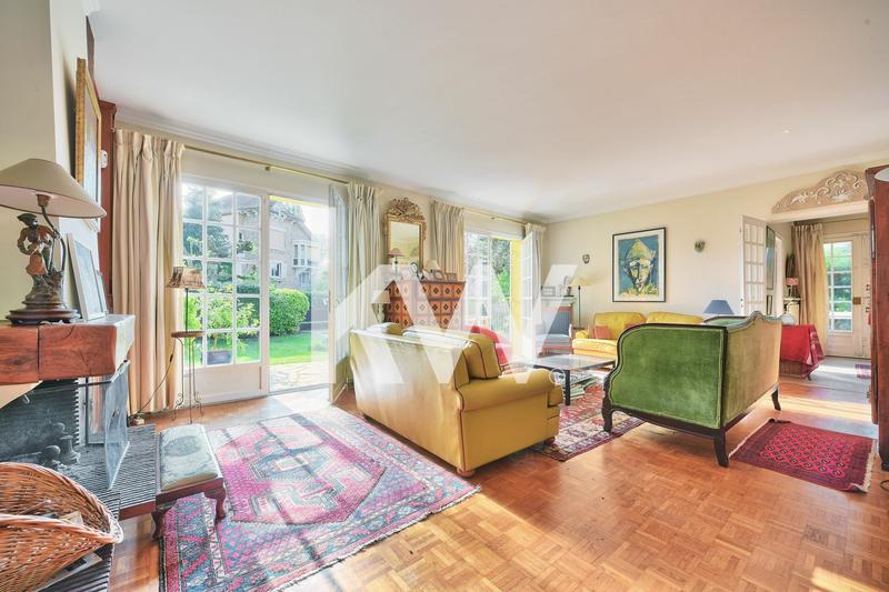 Maison - 193 m² - 9 pièces