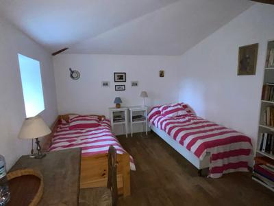 Maison - 220 m² - 9 pièces