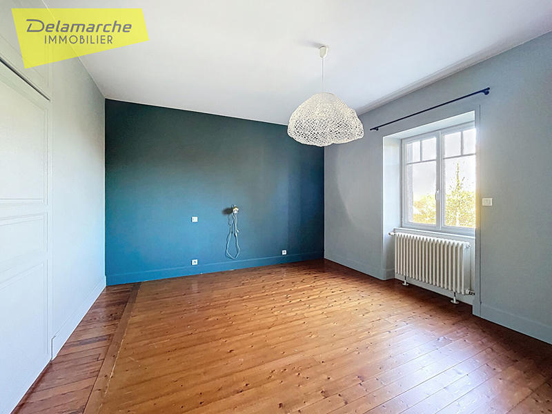 Maison - 216 m² - 9 pièces