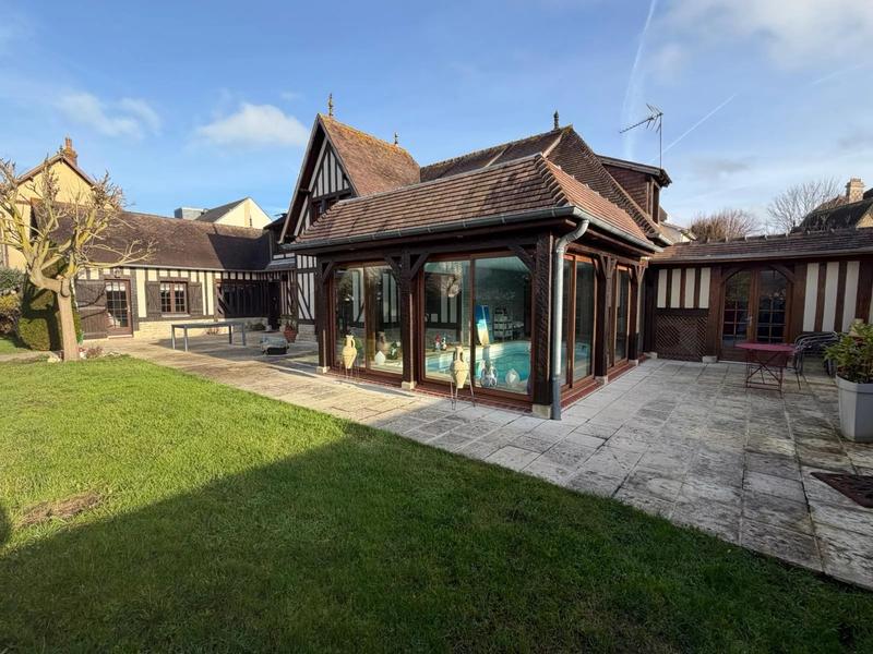 Maison - 200 m² - 6 pièces