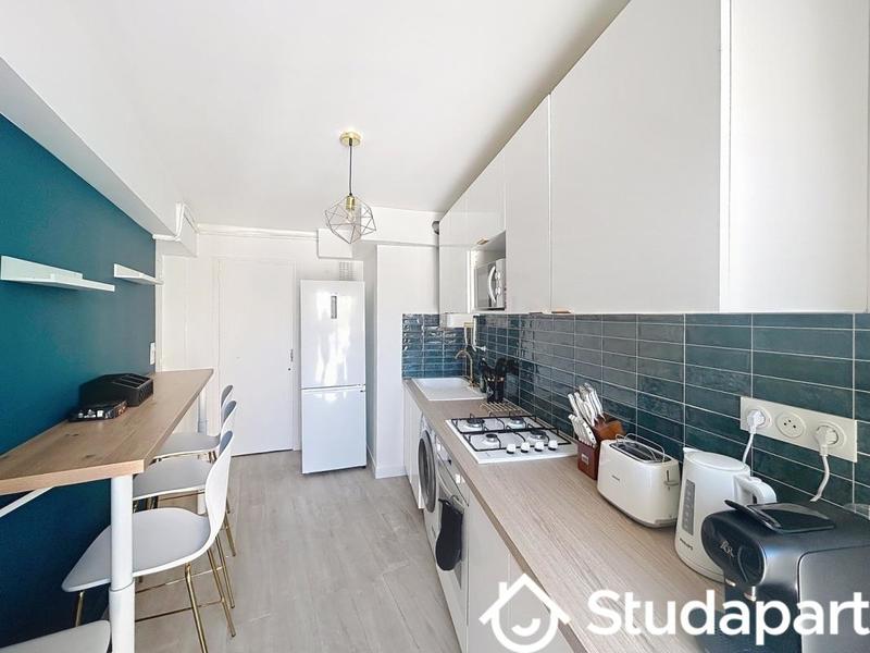 Chambre - 80 m² - 1 pièce