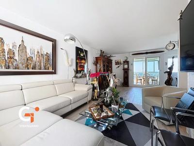 Appartement - 100 m² - 4 pièces