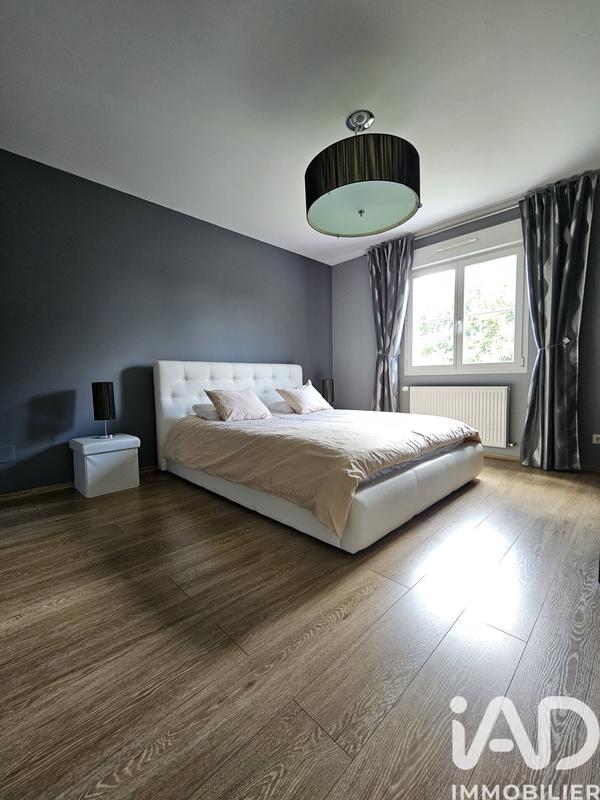 Maison - 210 m² - 5 pièces