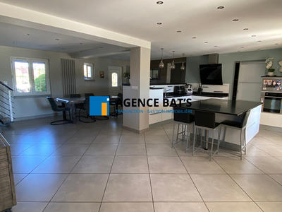 Maison - 174 m² - 6 pièces