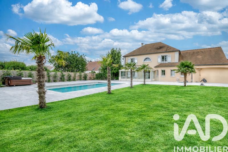 Maison - 300 m² - 7 pièces