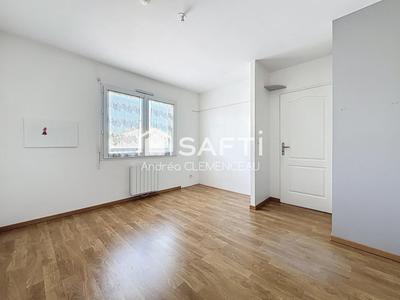 Maison - 147 m² - 6 pièces