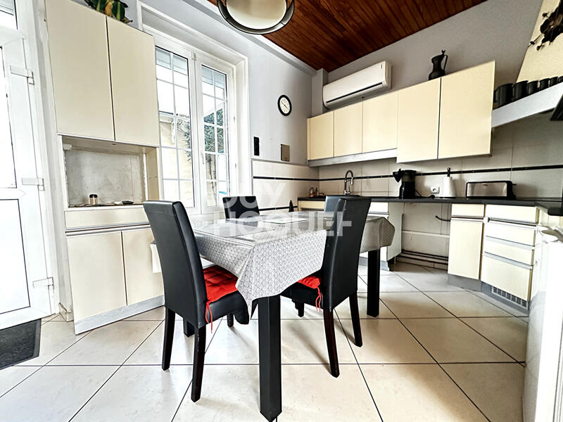 Maison - 128 m² - 6 pièces