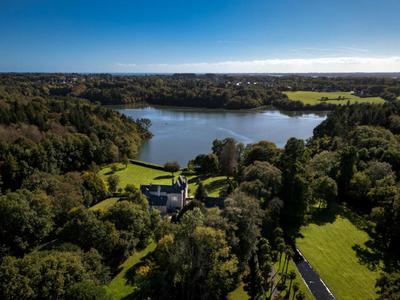 Propriété - 650 m² - 8 pièces