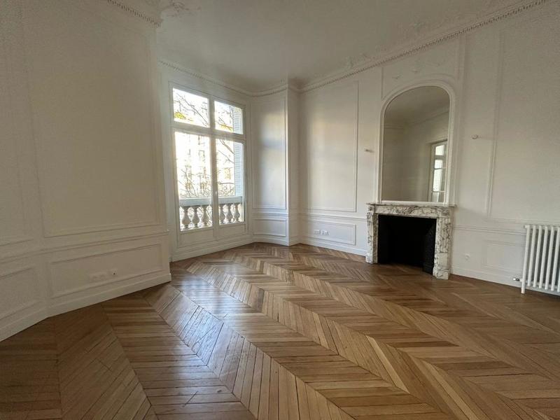 Appartement - 187 m² - 5 pièces