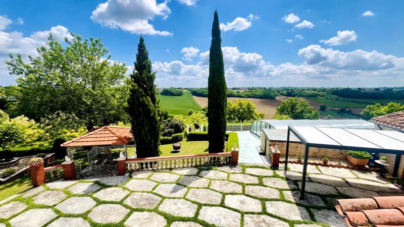 Maison - 158 m² - 6 pièces