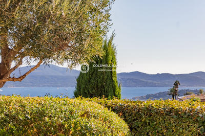 Maison - 200 m² - 5 pièces