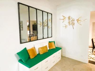 Maison de ville - 200 m² - 9 pièces