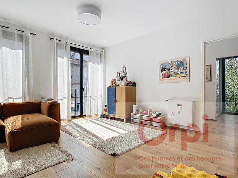 Maison - 211 m² - 7 pièces