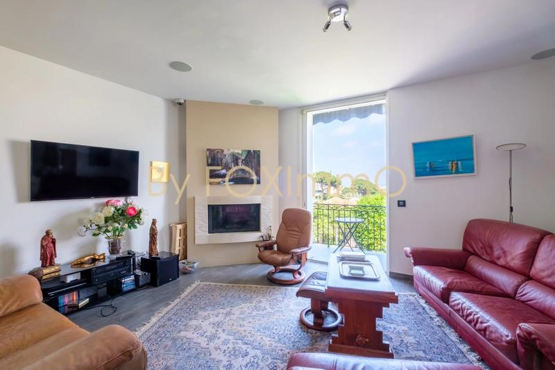 Maison - 230 m² - 8 pièces