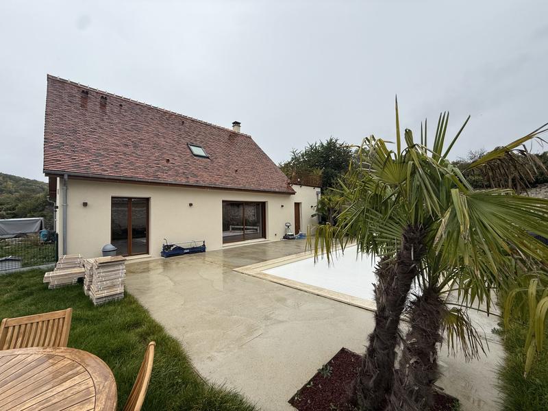 Maison traditionnelle - 140 m² - 6 pièces