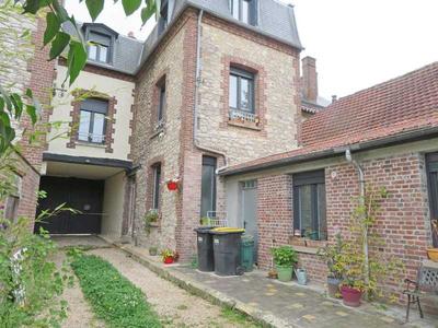 Maison - 144 m² - 8 pièces