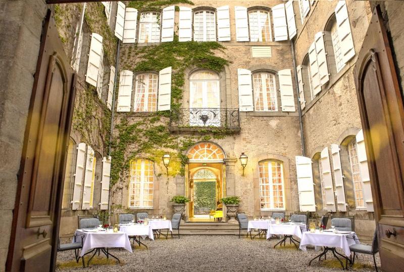 Maison - 746 m² - 15 pièces