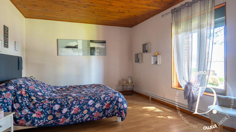 Maison - 350 m² - 7 pièces