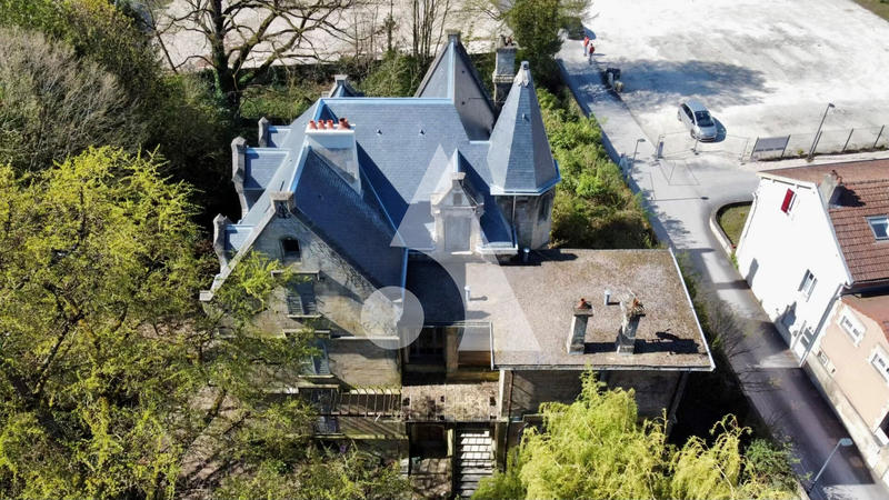 Demeure - 264 m² - 12 pièces