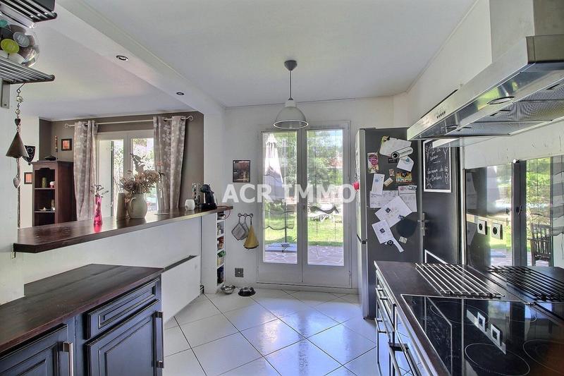 Maison - 254 m² - 9 pièces