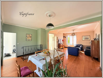 Maison - 185 m² - 8 pièces