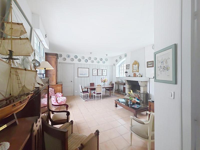 Maison - 182 m² - 7 pièces