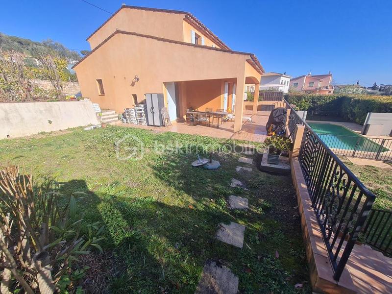 Maison - 114 m² - 5 pièces