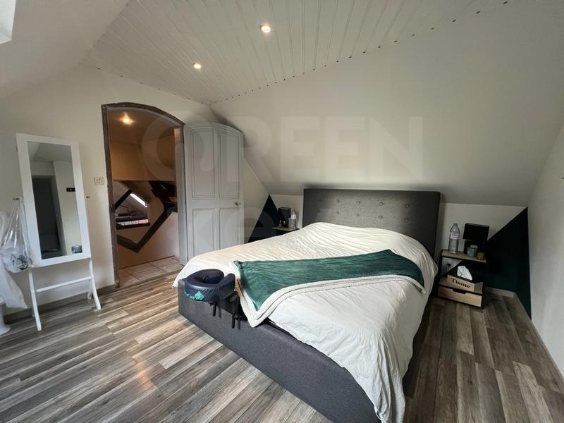 Maison - 216 m² - 6 pièces